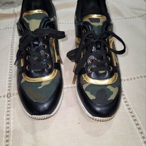 Camp colored canvas Trainers with small wedge